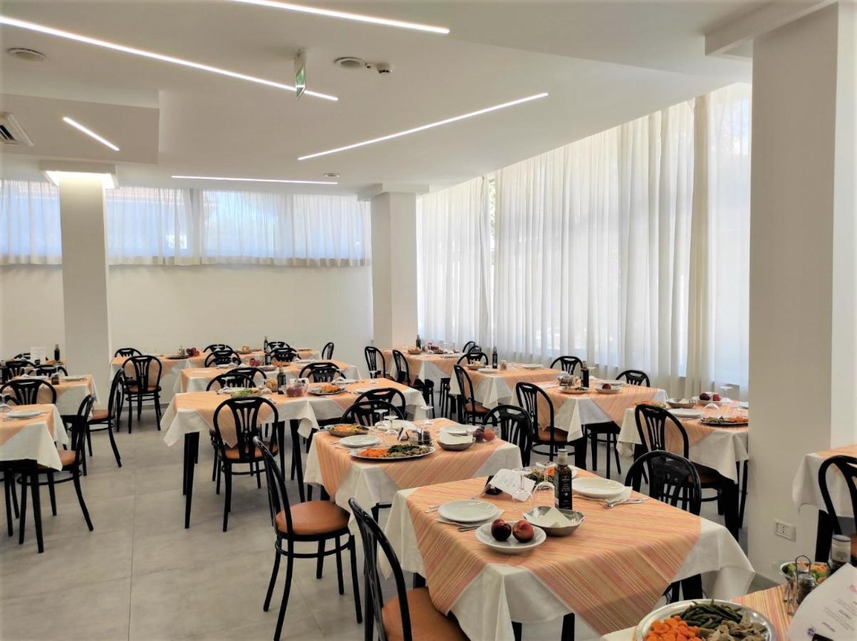 Hotel Madrid Rimini Exterior photo