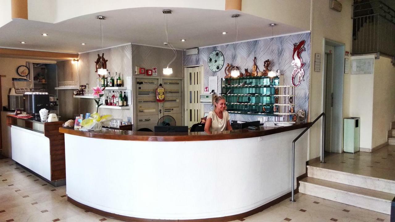 Hotel Madrid Rimini Exterior photo